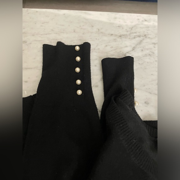 Zara medium knit sweater - pearl cuff detail - Picture 4 of 5